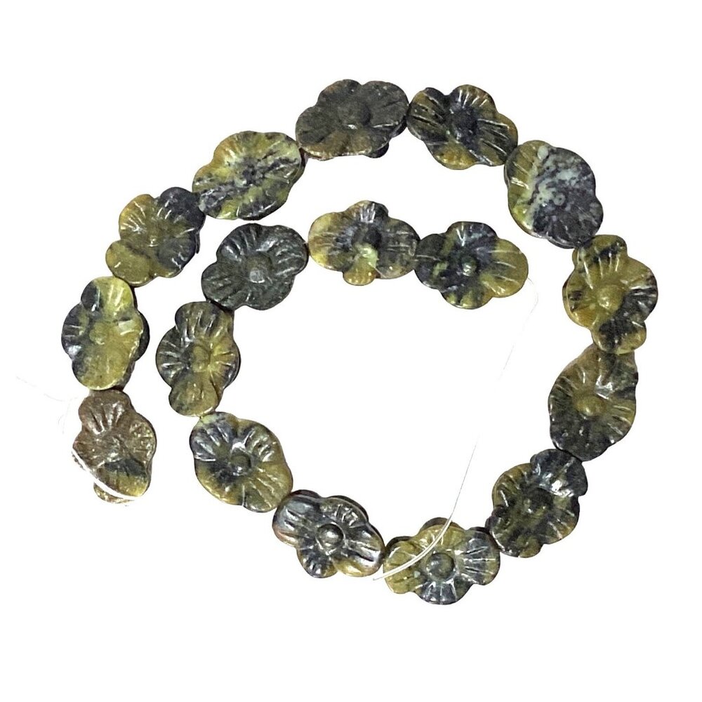Oldstock Carved Serpentine Beads Oval Carved Floral 16.5" Strand of 17 Beads - Picture 3 of 4